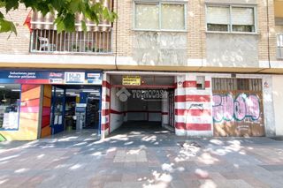 Aparcament cotxe a Rollo - Puente Ladrillo. Boxplaza de garaje en venta en salamanca