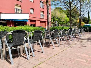 Trasps Local Comercial a La Romnica. Acogedor bar - cafetera con amplia terraza