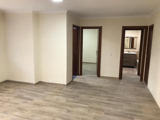 Lloguer Pis  Calle de juan de ortega 9. Piso único por gran salón comedor