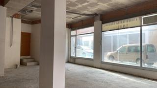 Lloguer Local Comercial  Carrer de jaume balmes. Local esquinero en alquiler
