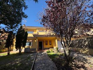 Xalet a Olèrdola. Espectacular casa con piscina