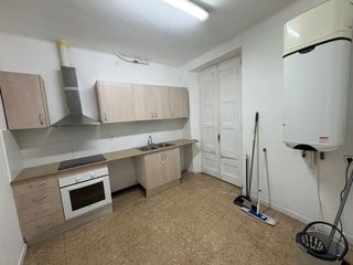 Rent Flat  Carrer de galceran. Fantàstic pis al centre vila