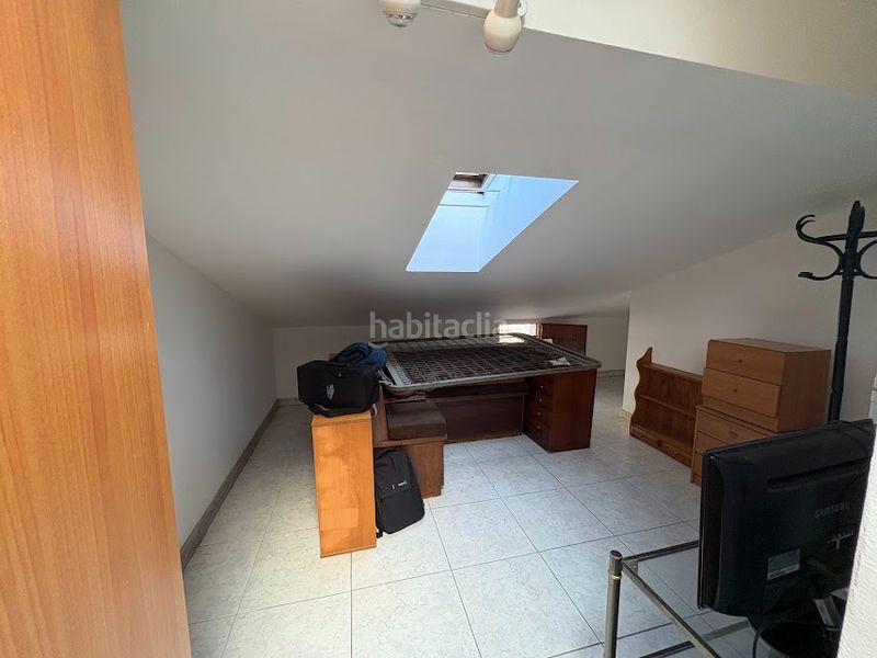 Foto d28bc986-0802-43d1-9ee2-45c9cc1d0697. Büro in Olèrdola