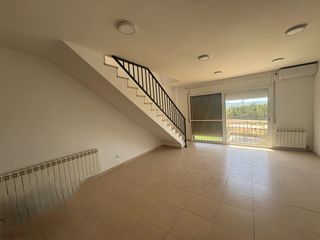 Affitto Duplex in Olèrdola. Fantàstic àtic-dúplex amb terrasses i parking