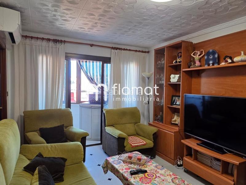 Foto e6de879c-a42a-4823-addb-99525a60e926. Piso  en venta en Santa Rosa Santa Coloma de Gramenet