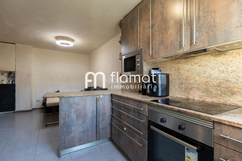 Foto bd8d340a-ce34-443d-b852-e993497c5940. Piso en Puigfred Badalona