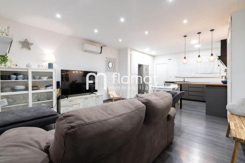 Foto 5c4abb42-353f-4e18-89bc-6c0edba356d5. Planta baixa a Centre Badalona