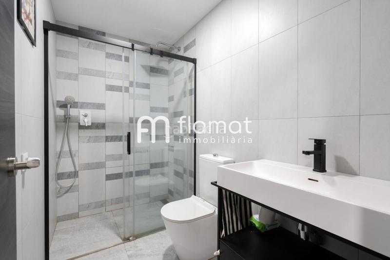 Foto 7474f046-dbe9-4874-961d-00e3150c3c01. Planta baixa a Centre Badalona