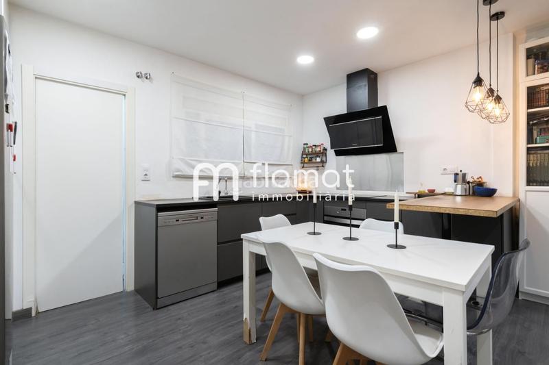 Foto a9ce9140-4209-4a1c-b32f-408a6b09799d. Planta baixa a Centre Badalona