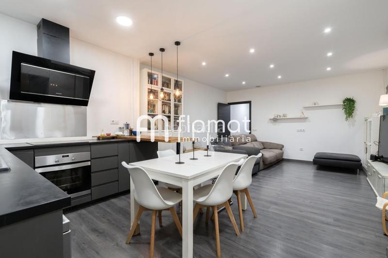 Foto c0901df2-e011-44e5-b412-c13a9a04625b. Planta baixa a Centre Badalona