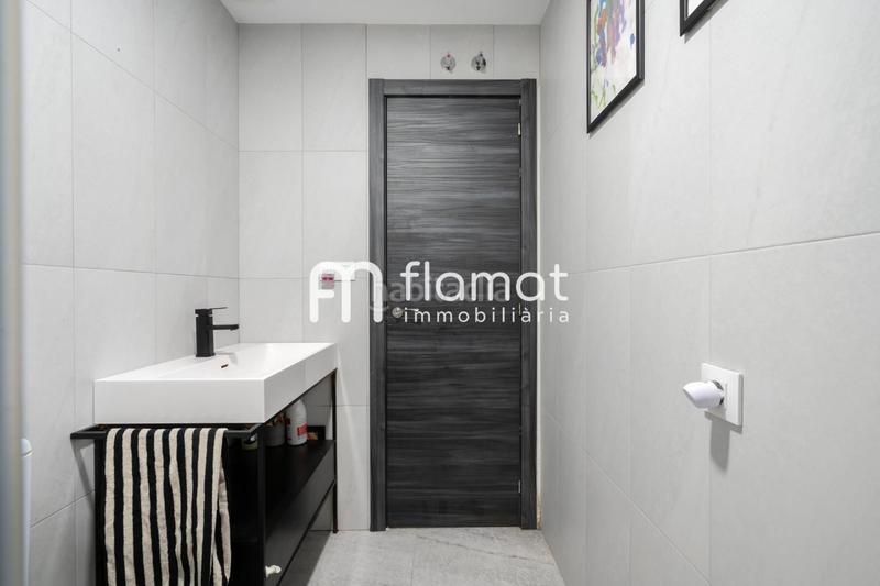 Foto d86f84f4-a044-4caa-8385-1c81e1872fd9. Planta baixa a Centre Badalona