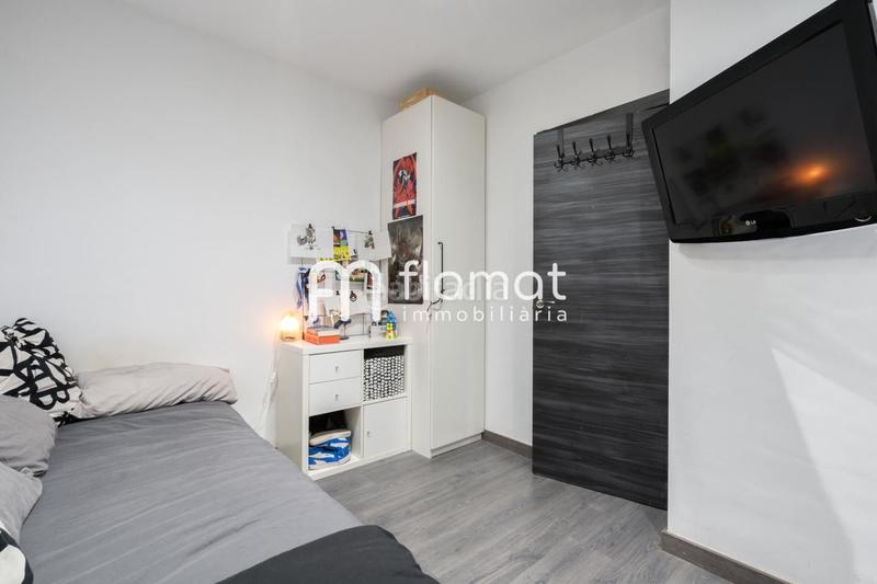 Foto e03bacbf-9fe1-4310-a0d7-b5d1f2e3547f. Planta baixa a Centre Badalona