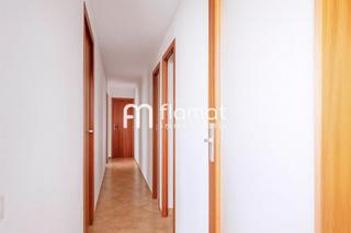 Piso  Carrer de moreño. Oportunidad en venta  piso exterior esquinero de 90 m con 4 habi