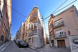 Appartement  Carrer de moreño. Oportunidad en venta  piso exterior esquinero de 90 m con 4 habi