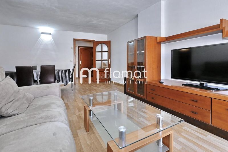 Foto ac0a8df0-0893-4a29-b899-3c1da25d553b. Pis a Provençals del Poblenou Barcelona