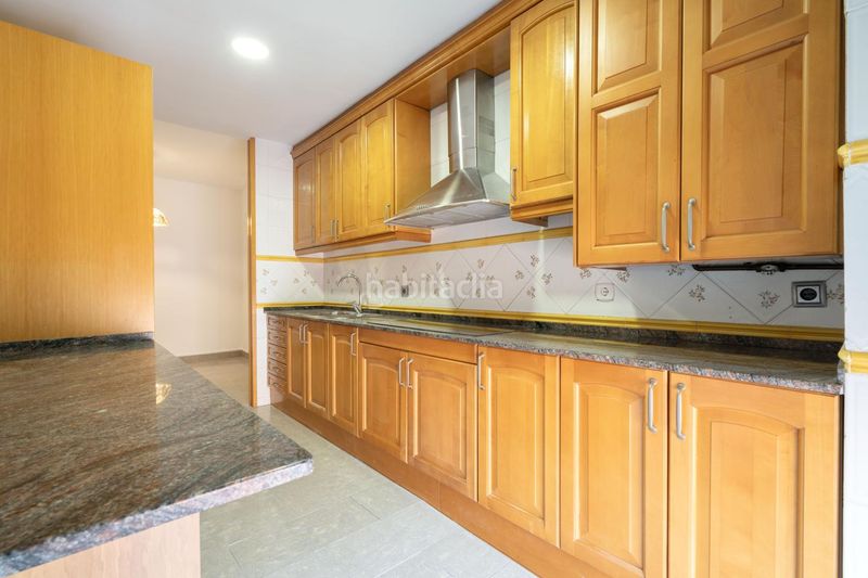 Foto 089e4b7c-1a82-498c-8b09-3944457c1a73. Dúplex a Fondo Santa Coloma de Gramenet