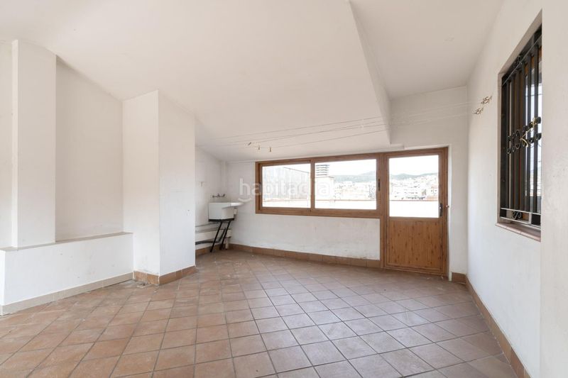 Foto 0c5dfed7-3862-4829-bd29-64ed2454edf8. Dúplex a Fondo Santa Coloma de Gramenet