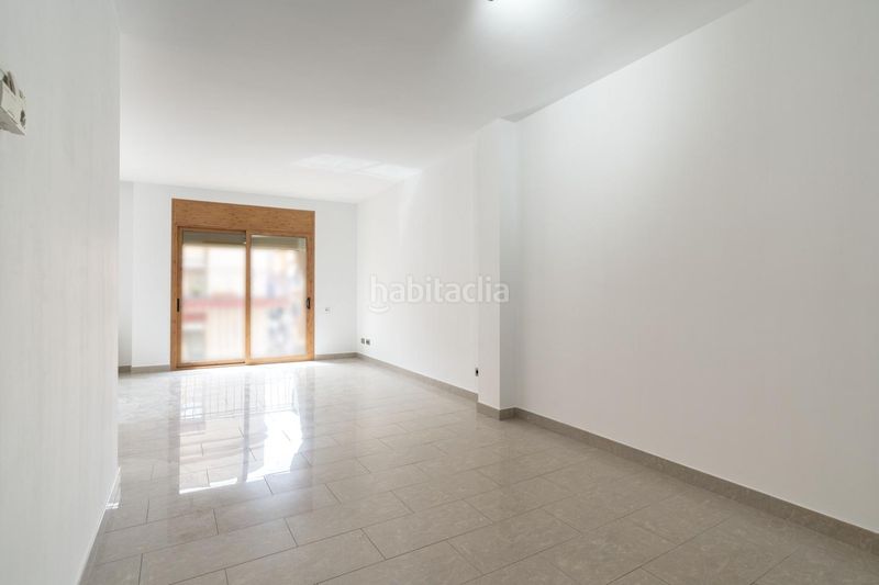 Foto 0fc6193e-beac-4899-b531-d02378ffb713. Dúplex a Fondo Santa Coloma de Gramenet