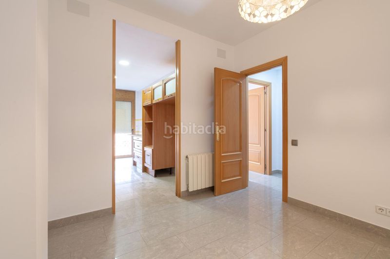 Foto 40a6c07f-5c66-47db-b943-ef30ff6c7571. Dúplex a Fondo Santa Coloma de Gramenet