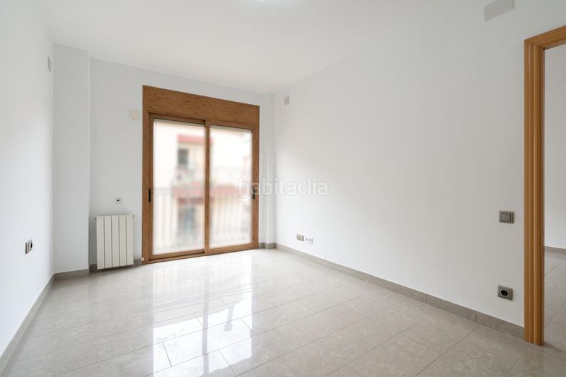 Foto 5392305d-0499-4f82-969a-daa49f925fb1. Dúplex a Fondo Santa Coloma de Gramenet