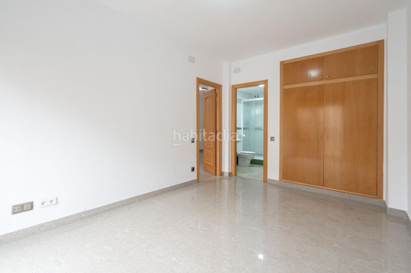 Foto 6b5a935e-6be3-4039-8dd1-7c164ded8f3a. Dúplex a Fondo Santa Coloma de Gramenet