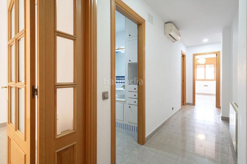 Foto 780cd66c-3585-409a-a387-5b392cc9ab2c. Dúplex a Fondo Santa Coloma de Gramenet