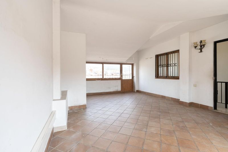 Foto 8bbabd9f-4895-4001-81b7-8c0051a926f3. Dúplex a Fondo Santa Coloma de Gramenet