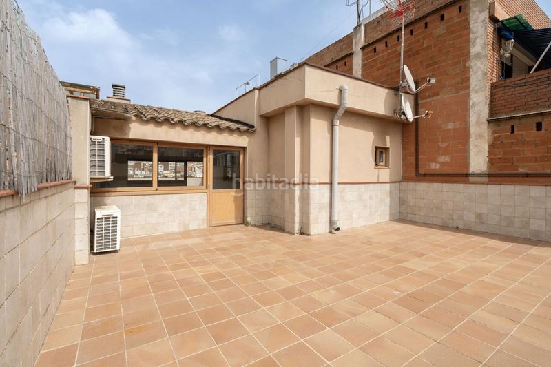 Foto 993247f4-5369-4ea4-b19e-402f3879b148. Dúplex a Fondo Santa Coloma de Gramenet