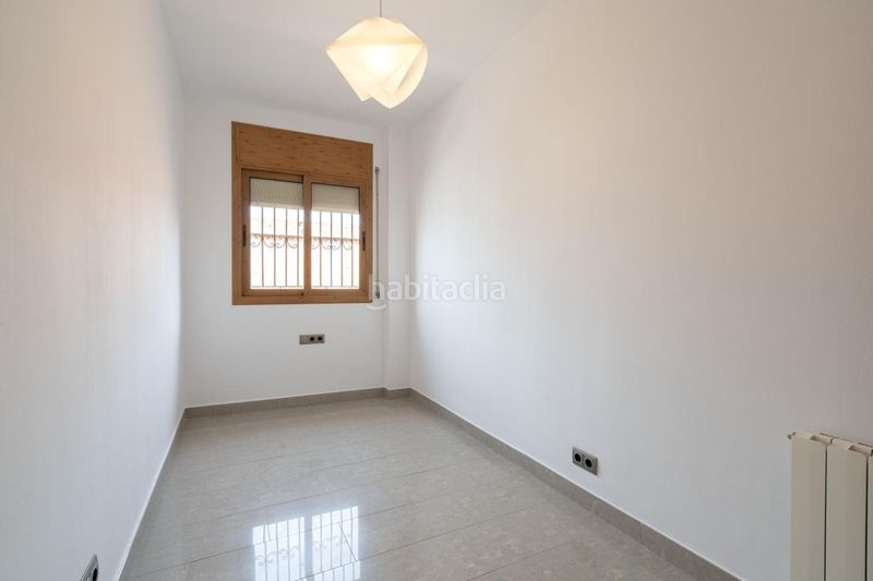 Foto 9a228538-4fe4-49ed-9cd1-c43910fe3951. Dúplex a Fondo Santa Coloma de Gramenet