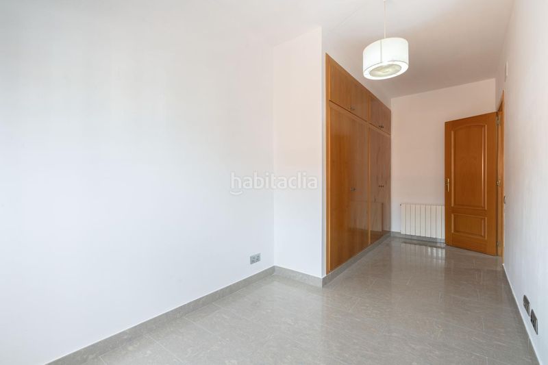 Foto 9d18a399-009d-465c-9d3c-c549e2883909. Dúplex a Fondo Santa Coloma de Gramenet