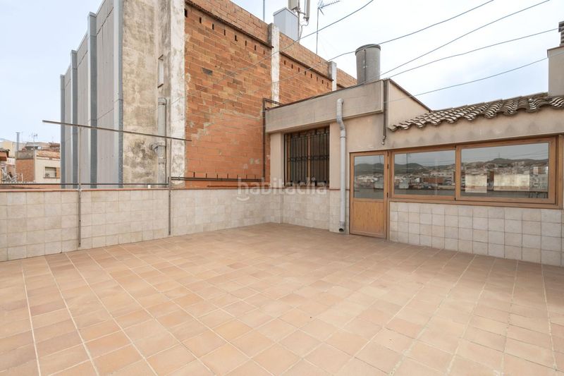 Foto b106f38d-8030-4473-b029-6e18209c046f. Dúplex a Fondo Santa Coloma de Gramenet