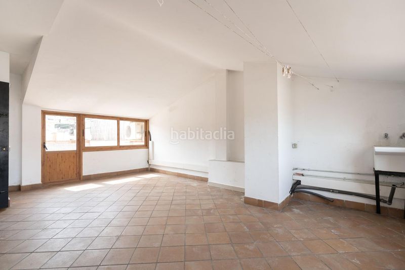 Foto bb59a912-0a69-4a2a-ae21-f10dc7a44c79. Dúplex a Fondo Santa Coloma de Gramenet