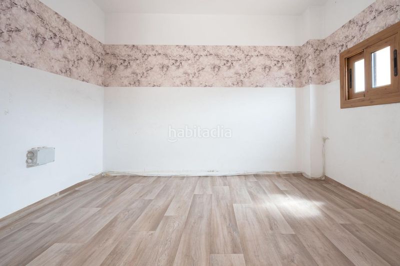 Foto c89919f1-8061-4003-93a6-c41f5be4d79d. Dúplex a Fondo Santa Coloma de Gramenet