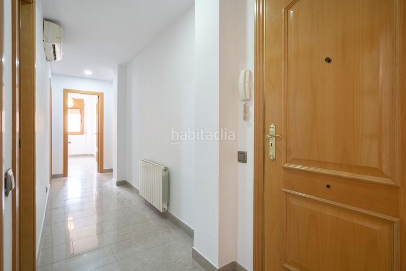 Foto cb0185f9-66d6-44d8-a609-64d9e86bd925. Dúplex a Fondo Santa Coloma de Gramenet