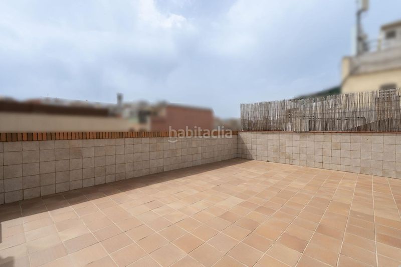 Foto d50e09ee-c476-4904-a54e-6b2e519900cc. Dúplex a Fondo Santa Coloma de Gramenet