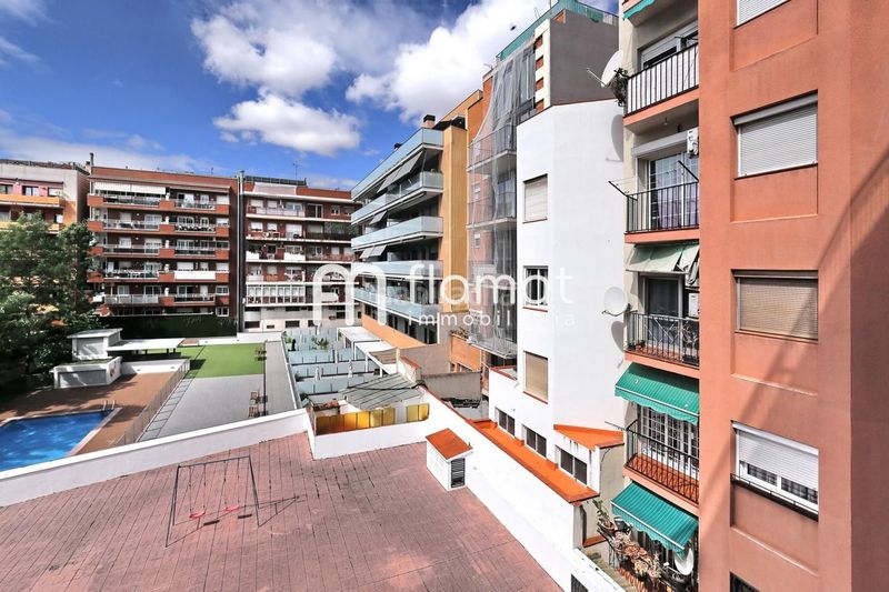 Foto 7c5f94eb-0638-4a12-ac8b-3a1245bee108. Pis amb aparcament a Navas Barcelona