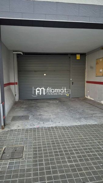 Foto c5b604ca-def4-4283-ae13-4c7cfd3abd14. Aparcament cotxe a Congrés - Indians Barcelona