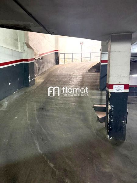 Foto da4d8058-efcb-4377-bd3d-95db274ffa84. Aparcament cotxe a El Clot Barcelona