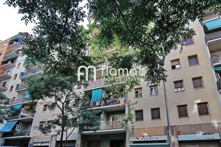 Etagenwohnung  Calle de bofarull. Piso con ascensor en navas