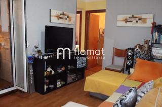 Piano terra  Carrer de nàpols. Planta baja en barrio latino