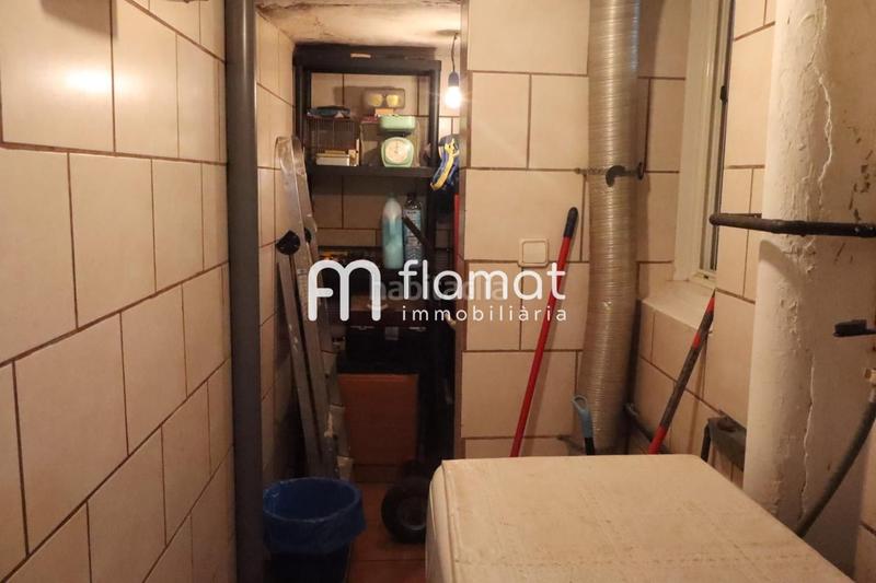 Foto 91c9d72d-74b4-4d99-a4dd-dfe009f1b2e4. Planta baja  en barrio latino en Llatí Santa Coloma de Gramenet