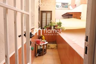 Piano terra  Carrer de nàpols. Planta baja en barrio latino