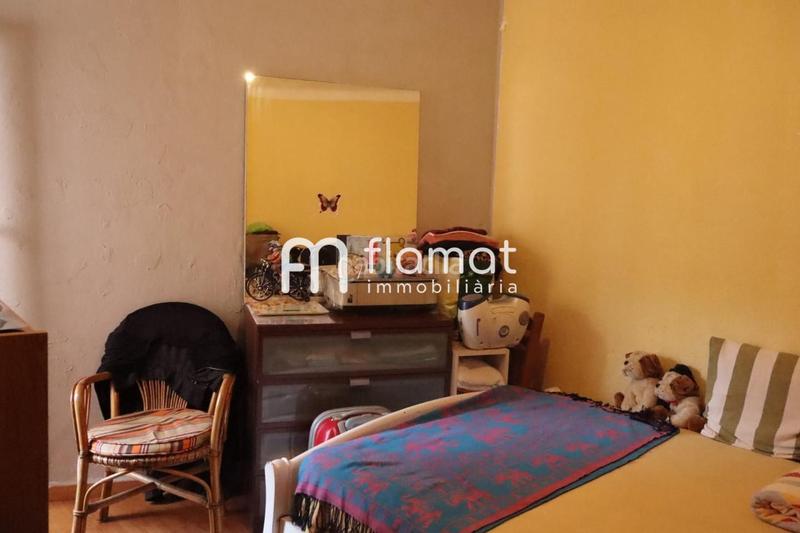 Foto a678ca43-b50c-40ec-bb3a-d275d22ae683. Planta baja  en barrio latino en Llatí Santa Coloma de Gramenet