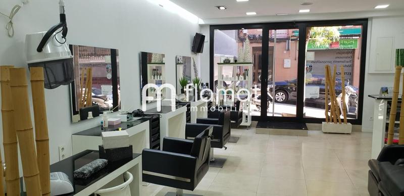 Foto 50332fec-cf3f-49b1-a726-5f27dad46a6c. Traspaso local comercial oportunidad de negocio! peluqueria en traspaso! en Santa Coloma de Gramenet