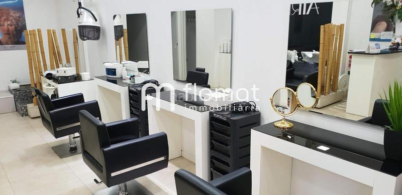 Foto d91de602-c591-4214-bf86-ebdaa9b16e04. Traspaso local comercial oportunidad de negocio! peluqueria en traspaso! en Santa Coloma de Gramenet