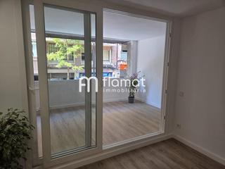Piso  Carrer de verdi. Estudio loft en santa coloma