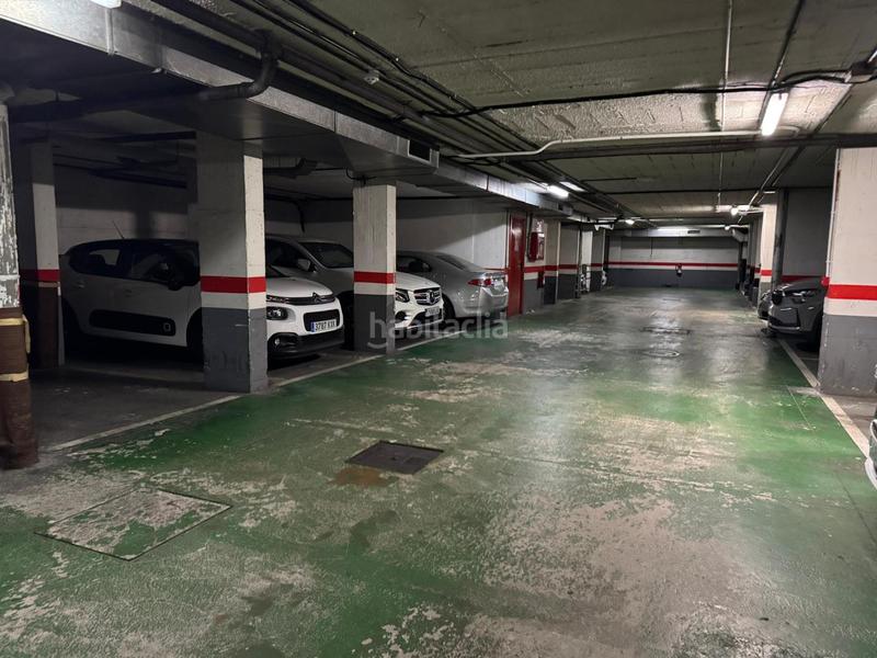 Foto 77076a9d-1853-43dd-82d4-8d241cc8cb53. Parking coche plaza de parking de facil acceso en Badalona