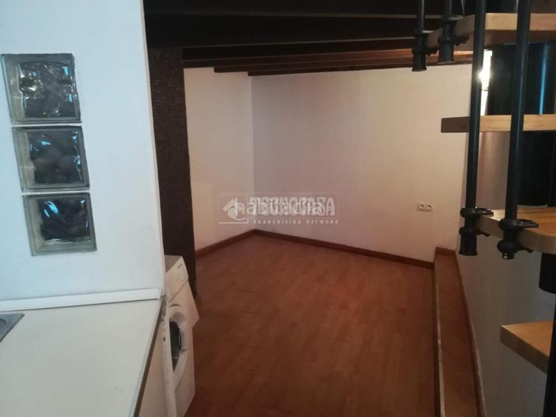 Foto cfcbdb23-22f1-48b7-92d6-36ccae406b78. Estudio piso en venta en El Poble Sec - Parc de Montjuïc Barcelona