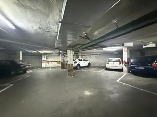 Aparcament cotxe a El Poble Sec - Parc de Montjuc. Boxplaza de garaje en venta en barcelona