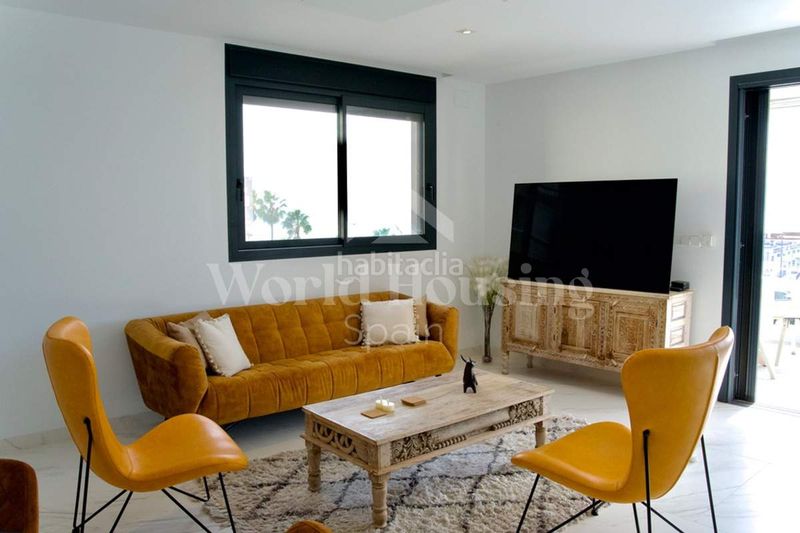 Foto fadca5fc-3f31-4bb5-972d-ae98506e40ed. Apartament amb calefacció aparcament a Centro Santa Pola